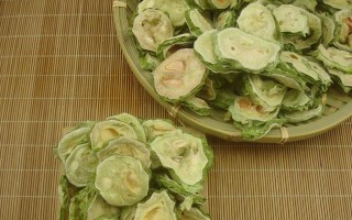如何正确晒干苦瓜？（教你制作美味的苦瓜干！）