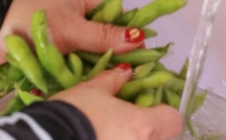 芋头怎么洗才干净？（教你正确洗芋头，不再脏腥味浓！）