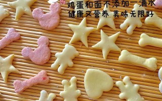 用面花树叶做手工的创意实践（面花树叶手工，展现大自然的美丽与创意）