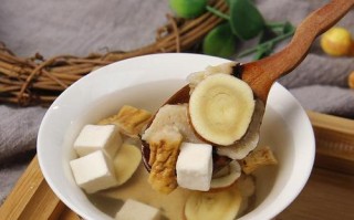 白术泡水喝的功效与注意事项（健康饮食，白术泡水，尝试一下！）