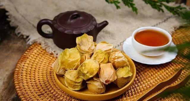 探究灯笼草和灯笼果的异同（分析它们的特点和生长环境，掌握正确的种植方法）-第2张图片-绿意生活